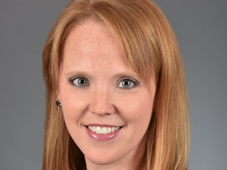 Lauren Henderson headshot