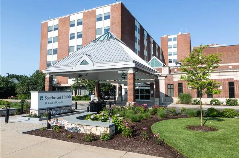 Exterior of Southcoast Health St. Luke's Hospital